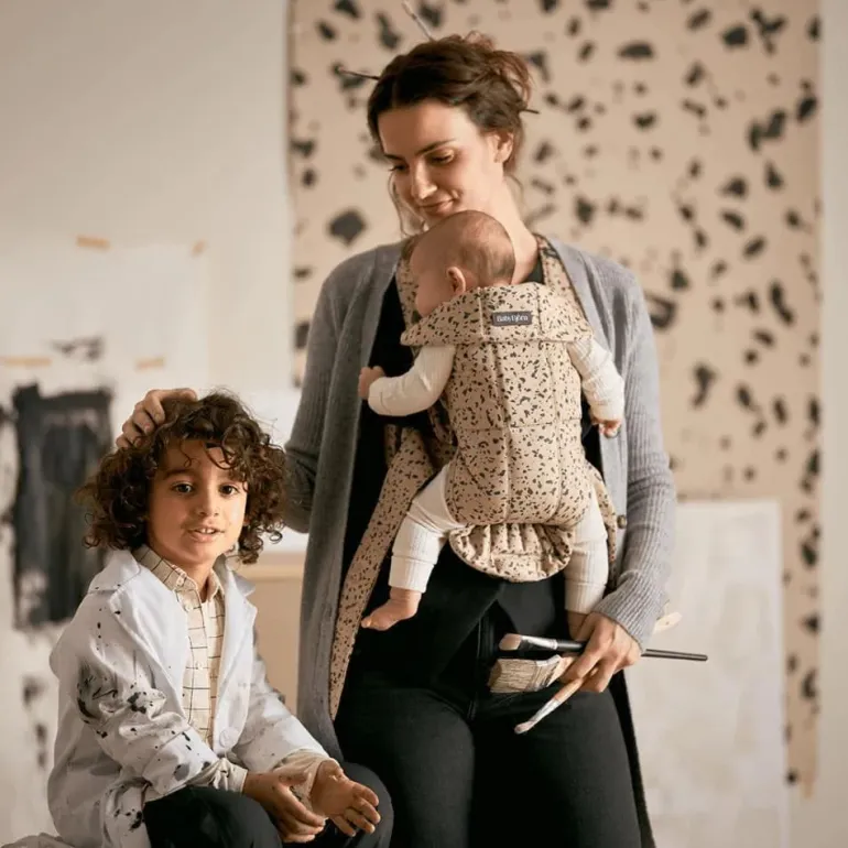 BabyBjorn Mochila Porta Bebé Mini Woven - Beige/Gris Oscuro