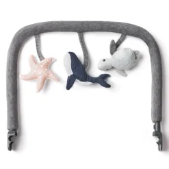 Ergobaby Barra de Brinquedos para Espreguiçadeira Evolve - Maravilhas do mar cinza escuro