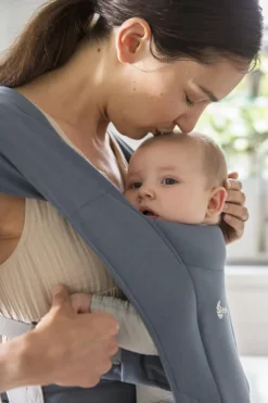 Ergobaby Mochila Portabebé Embrace - Azul Oxford