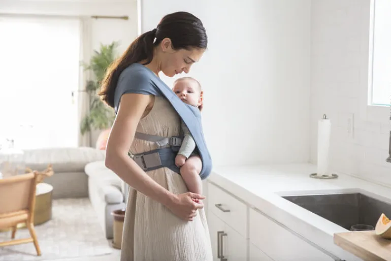 Ergobaby Mochila Portabebé Embrace - Azul Oxford