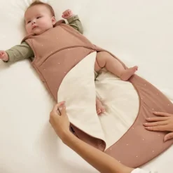 SnuzPouch Saco de dormir 0-6 meses Tog 1.0 - Blush Dot