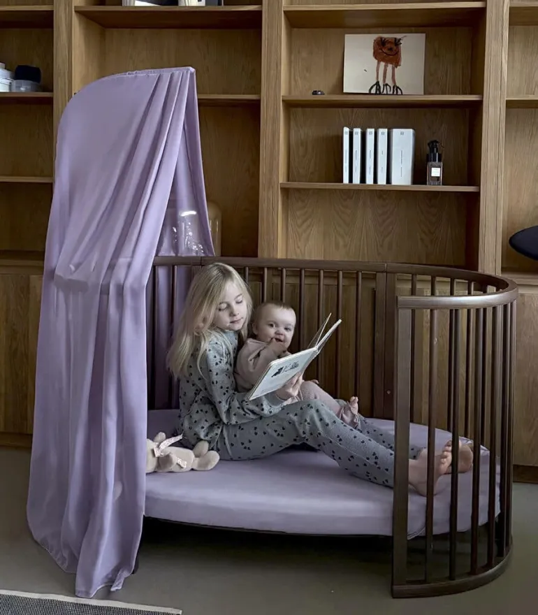 Stokke Sleepi Mini Berço + Extensão + Colchões + Lençóis - Warm Brown